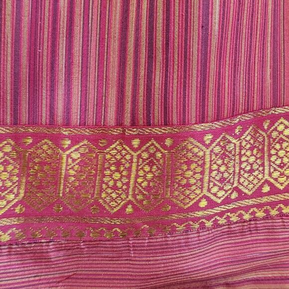 GOKALDAS IMAGES, silk blouse‎ size small. This lovely blouse has an Asian… - Picture 4 of 11